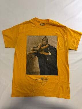 The Notorious B.I.G. Shirt Mens M Yellow Short Sleeve Hip Hop Rap Biggie Tee